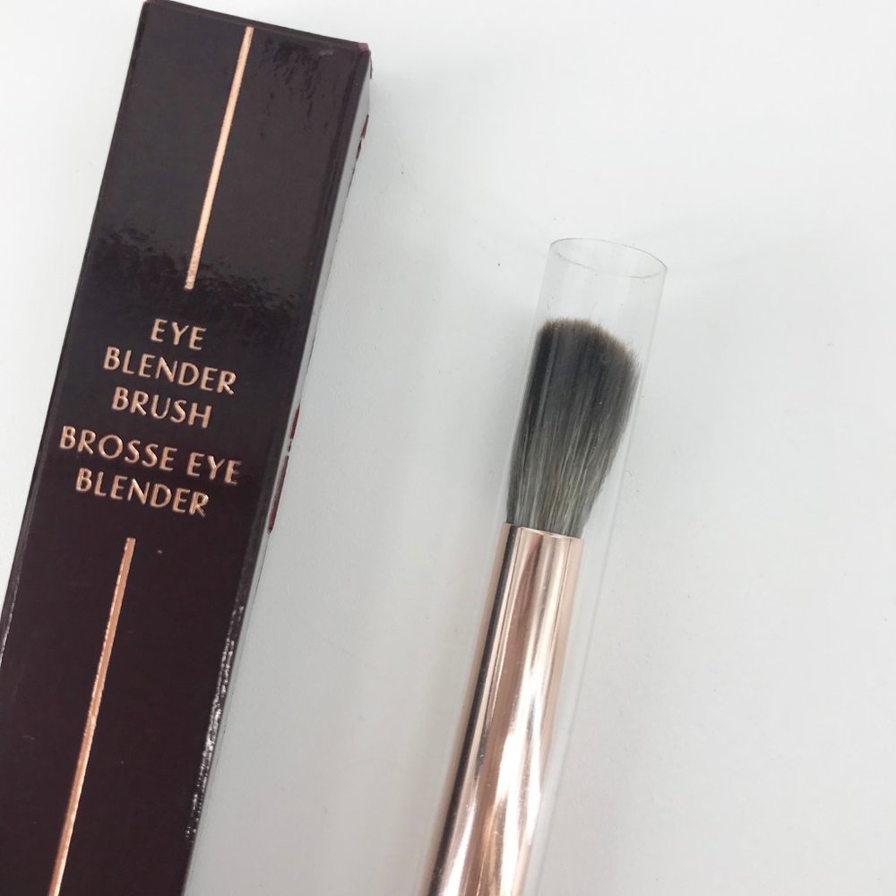 CHARLOTTE Tilbury🌺Eye Blender Brush - Picture 3 of 4